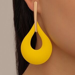 Dellgoo Hollow Out Water Drop Earrings